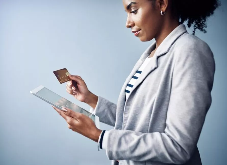 Mise en place d'une solution digitale de carte d'identité consulaire